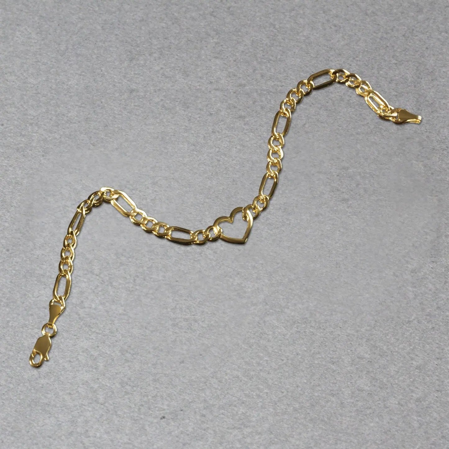 14k Yellow Gold 7 inch Figaro Chain Bracelet with Heart (4.50 mm) RCJ Bracelets  CELESTIA LUXE JEWELLERS